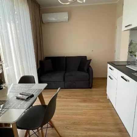 Izi Palace Deluxe Studiob1