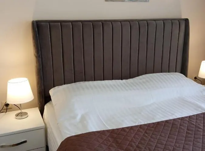 Izi Palace Deluxe Studiob1 Apartment Slantschew brjag